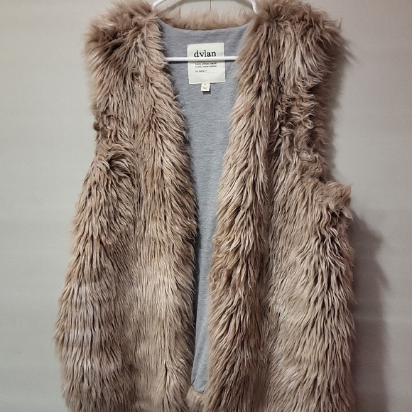 Dylan Faux Fur Vest in Light Pink - Picture 1 of 7